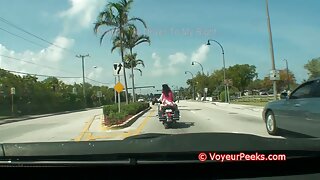 Teasing sprauslas spēle, lai pavedinātu uz anālo fuck