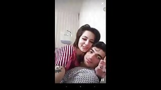 Blondīne MILF sūc gailīti un lec uz gailenes