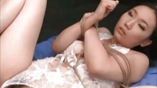 Raven haired hottie ir nepieredzējis penis