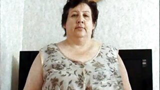 Babe ar lielu dupsi lec uz cieta gailis