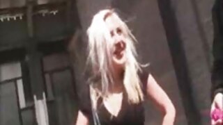 Skolnieces lomu spēle seksa fantāzija