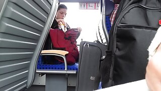 Blondīne draudzene bauda gailīti mutē