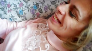 Karsta brunete iesūc un roku darbs mans penis