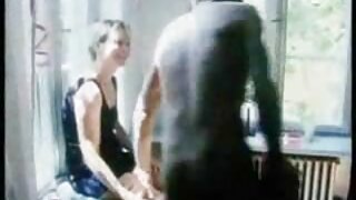 Sekss dīvainā stāvoklī un cum uz ķermeņa