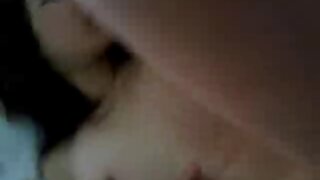 Ebony babe izpaužas liels melns gailis