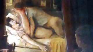 Blondīne zeķēs kļūst fucked un cum